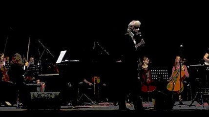 Morgan dal palco: "Ringrazio la regione Abruzzo che mi sta ospitando con grande generosit?, ed ? un bel vivere"