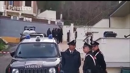 Скачать видео: Omicidio a Miglianico, la casa e primi rilievi dei carabinieri