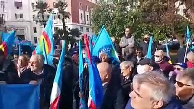 Pescara: la manifestazione regionale della UIL (video Giampiero Lattanzio)