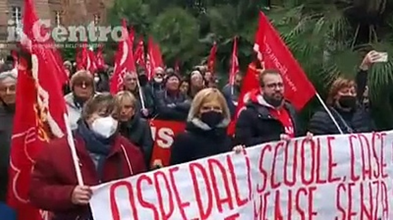 Sciopero e manifestazione CGIL: "Senza stipendio da sette mesi" - Video Giampiero Lattanzio