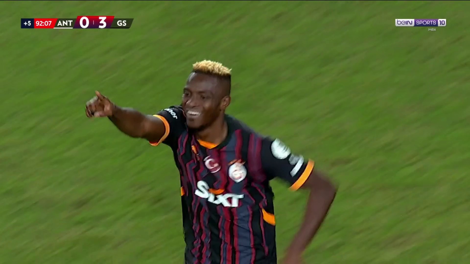 Süper Lig : Retourné acrobatique exceptionnel de Victor Osimhen !