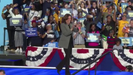 해리스, 트럼프 비판하며 '잔인함' 지적 🚨