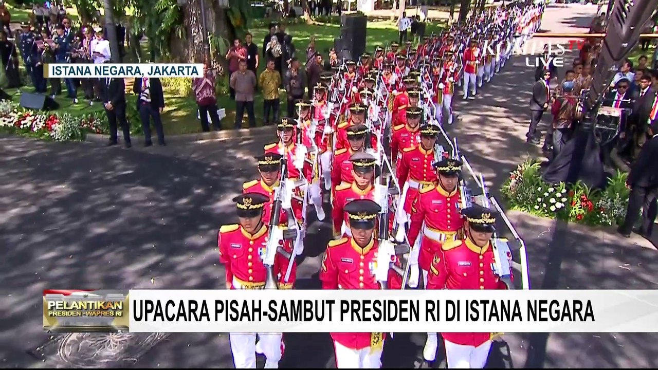 Meriah! Marching Band Lengkapi Upacara Pisah Sambut Prabowo-Jokowi di Istana Presiden