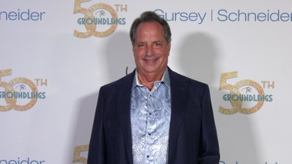 Télécharger la video: Jon Lovitz attends The Groundlings' 50th Anniversary celebration red carpet event