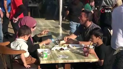 Kebap dumanları gökyüzünü kapladı