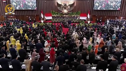 Momen Tepuk Tangan Bangga Jokowi untuk Prabowo Saat Pelantikan!