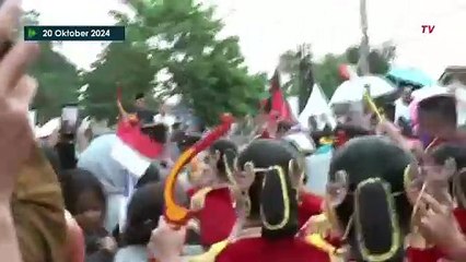 Momen Warga Solo Serukan Nyanyian Terima Kasih Bapak Jokowi