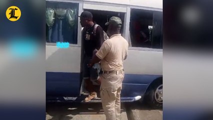 Militares detienen autobús con indocumentados haitianos en Monte Cristi tras persecución a tiros