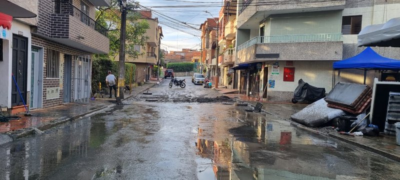 ¡Inundaciones, árboles caídos y techos colapsados! Emergencia en La Estrella por fuertes lluvias de la madrugada