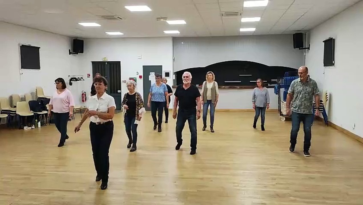 Cours débutants du 14102024 - Little Rumba