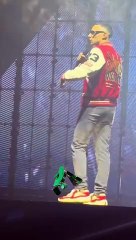 L'artiste de la première partie de Werenoi victime d'une frayeur inattendue 🎤