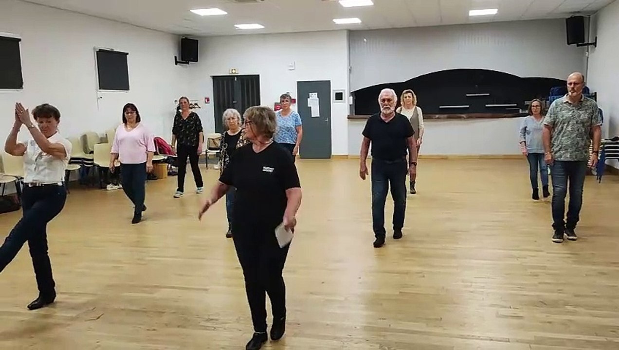 Cours débutants du 14102024 - Apprentissage Hooked on Country.