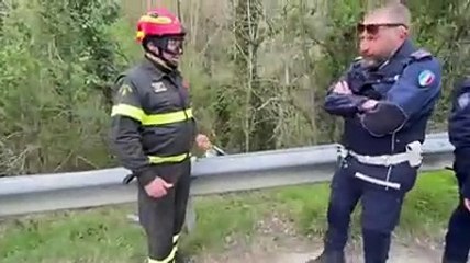 Il Suv finito per 50 metri lungo la scarpata