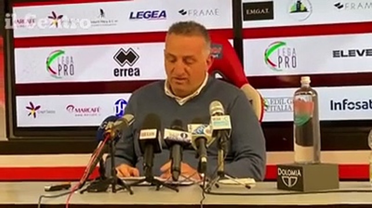 Il presidente del Teramo si commuove in conferenza stampa: "Sbloccati i soldi di alcuni sponsor, stagione salva"