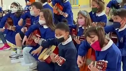 Teramo, canti e musica per dare il benvenuto agli allievi stranieri