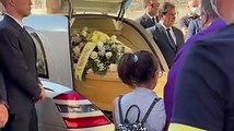 Teramo, folla e commozione al funerale della mamma 41enne