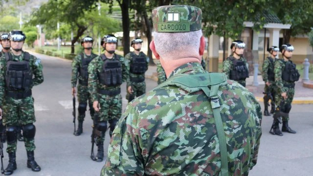 Estamos nosotros para defenderlos : fuerzas militares hablan de cómo ha sido su presencia en El Plateado, Cauca