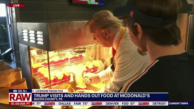 Regardez les images de Donald Trump qui a fait des frites cette nuit dans un Mc Do pour expliquer que lui avait travaillé dans sa vie contrairement à Kamala Harris