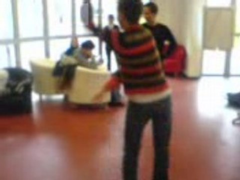 Gros bizu Tecktonik : Le clash