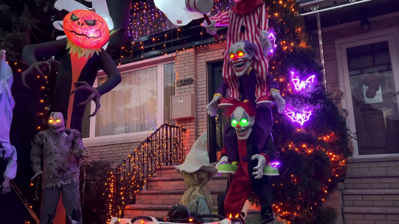 Dyker Heights Brooklyn Halloween Decoration in New York City europ India PAk Usa France