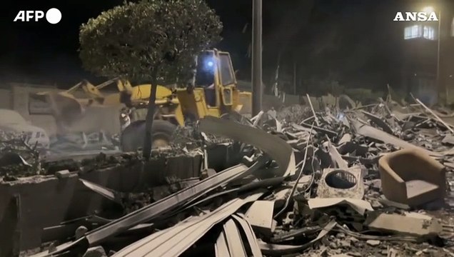 Libano, raid di Israele su Beirut per colpire la rete finanziaria di Hezbollah