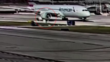 İnanılmaz an! Uçağın motoru bagajları içine çekti