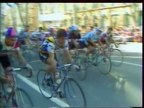 RONDE DU CARNAVAL D' AIX EN PROVENCE - 1981 -