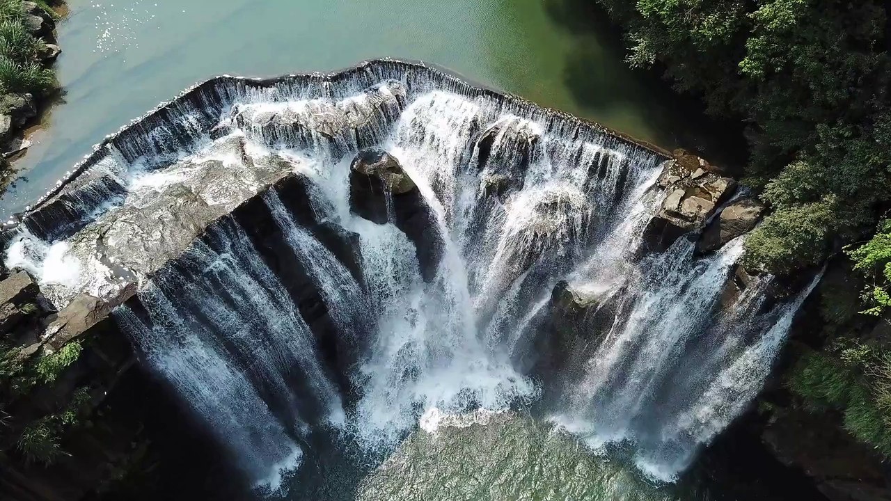 Waterfall piano relax music to play on a loop