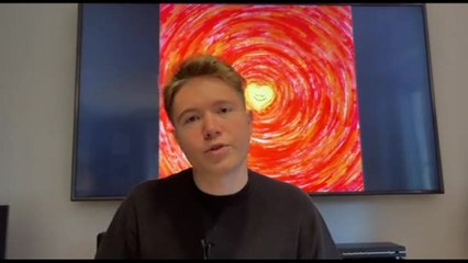 "Il Filo Rosso" di Alfa racconta l'amore a distanza