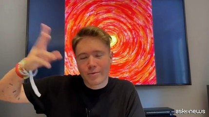 "Il Filo Rosso" di Alfa racconta l'amore a distanza