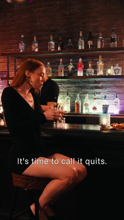 New Drama Alert [Love at Midnight] After signing the divorce agreement, Stella determined to break free from the past. However, she met Dereck at a bar, a handsome and mysterious man whose appearance injected new sparks into the story.