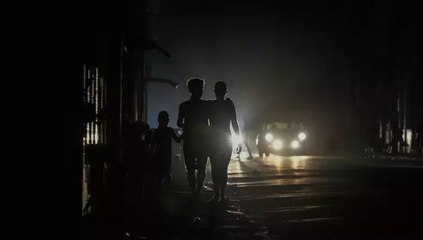 Günlerdir karanlığa gömülen Küba’yı bu kez tropik fırtına vurdu