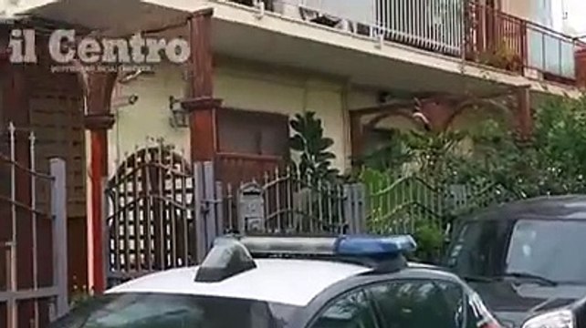 Omicidio-suicidio, la Scientifica dei carabinieri nella casa della tragedia