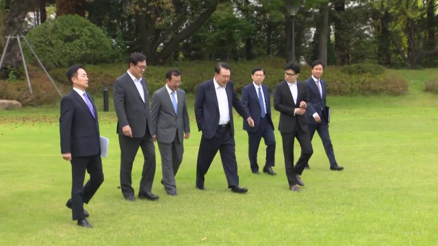 윤-한 80분 면담... 정부 성공위해 당정 하나되자 / YTN