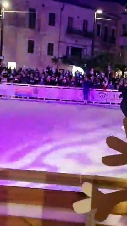 Carolina Kostner regala emozioni sulla pista di ghiaccio a Pianella