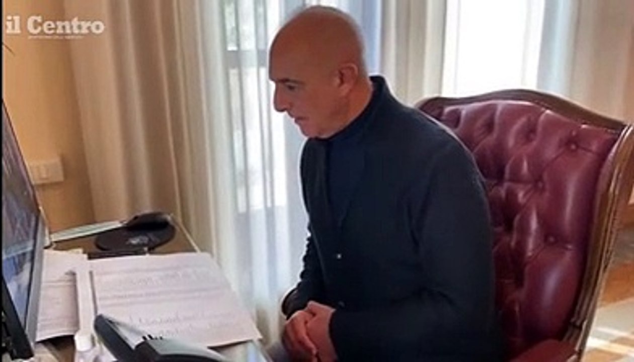 "Pronto? Sono il sindaco di Pescara. Domani c'? la vaccinazione". La telefonata di Masci