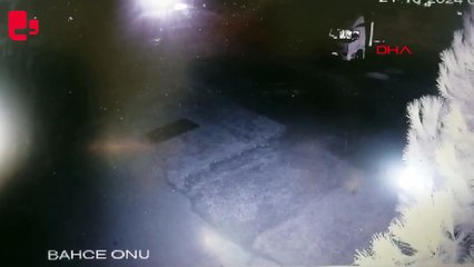 İş makinesine çarpan otomobilde 5 kişin öldüğü kaza kamerada