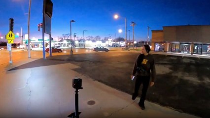 Woman gives little boy a joyful ride on her electric bike