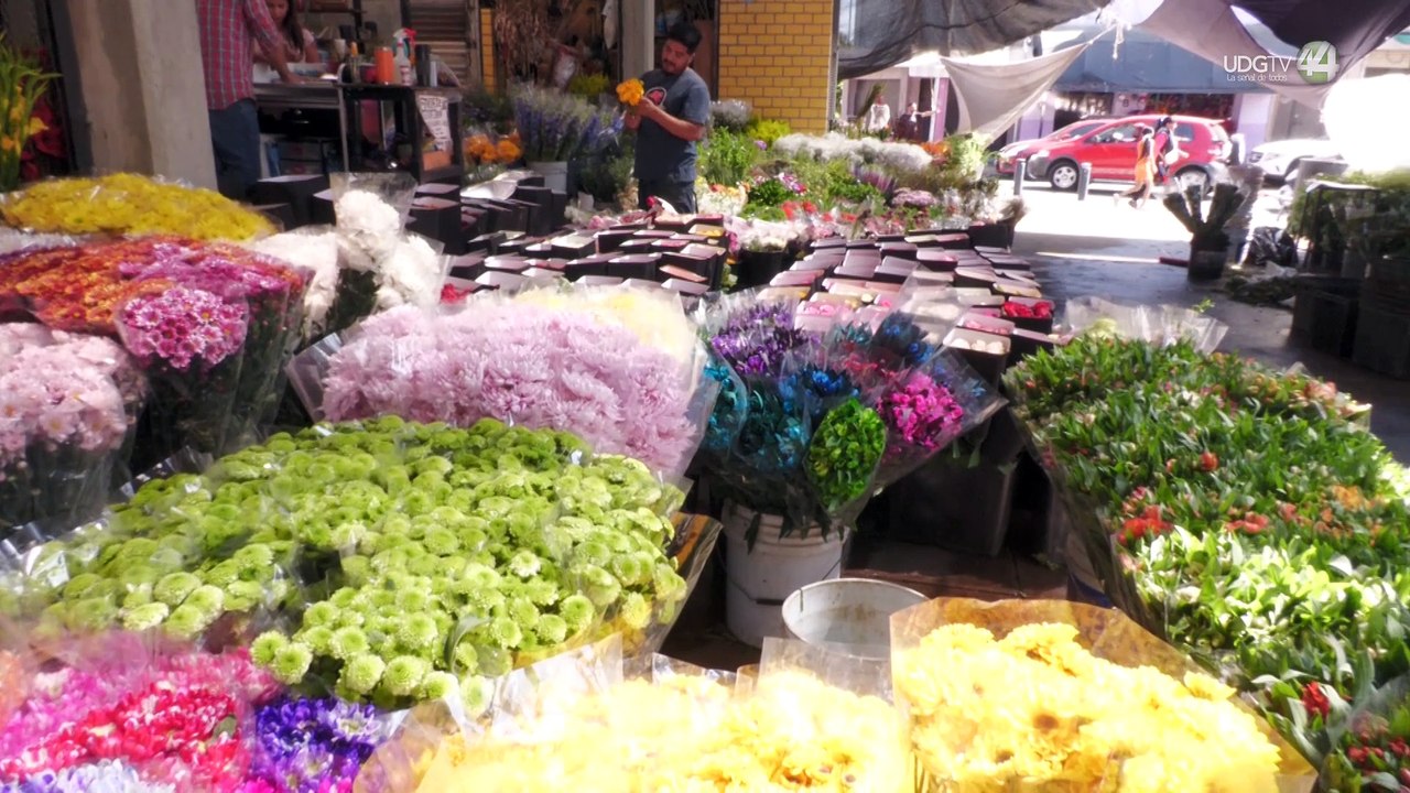 El mercado de las Flores y el panteón de Mezquitán ya se preparan para el Día de Muertos