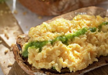 Cómo hacer huevos revueltos - Cocina Fácil