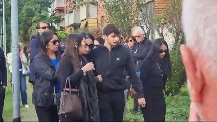 Il funerale di Manuel Mastrapasqua, l'arrivo del feretro e dei familiari
