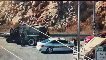 Video: ¡Por unos pasos! Policía israelí logró escapar de ataque terrorista
