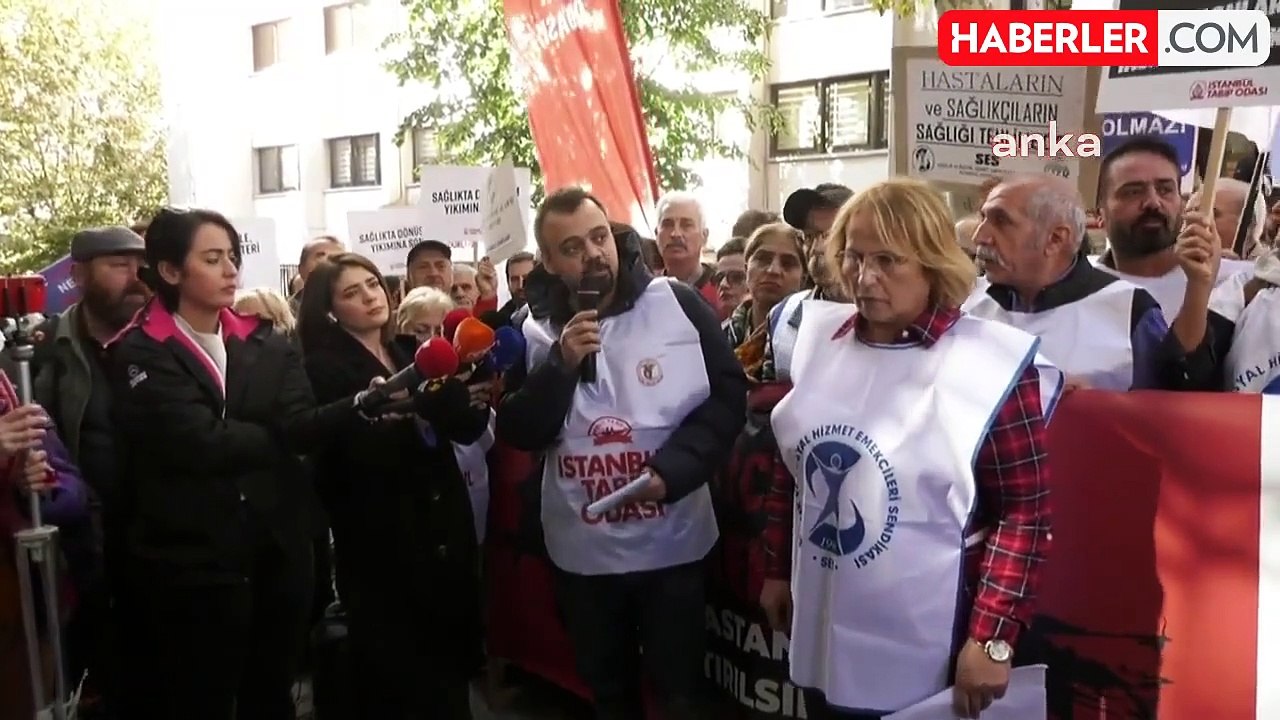 İl Sağlık Müdürlüğü Önünde "Yenidoğan Çetesi" Protestosu: "Sağlıkta Ticaret Ölüm Demektir! İstifa Edin"