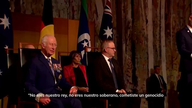 Una senadora independiente australiana grita al Rey Carlos III