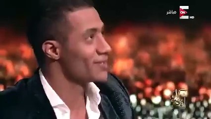 عمرو اديب بيبوس دماغ محمد رمضان انت عبقري يبني