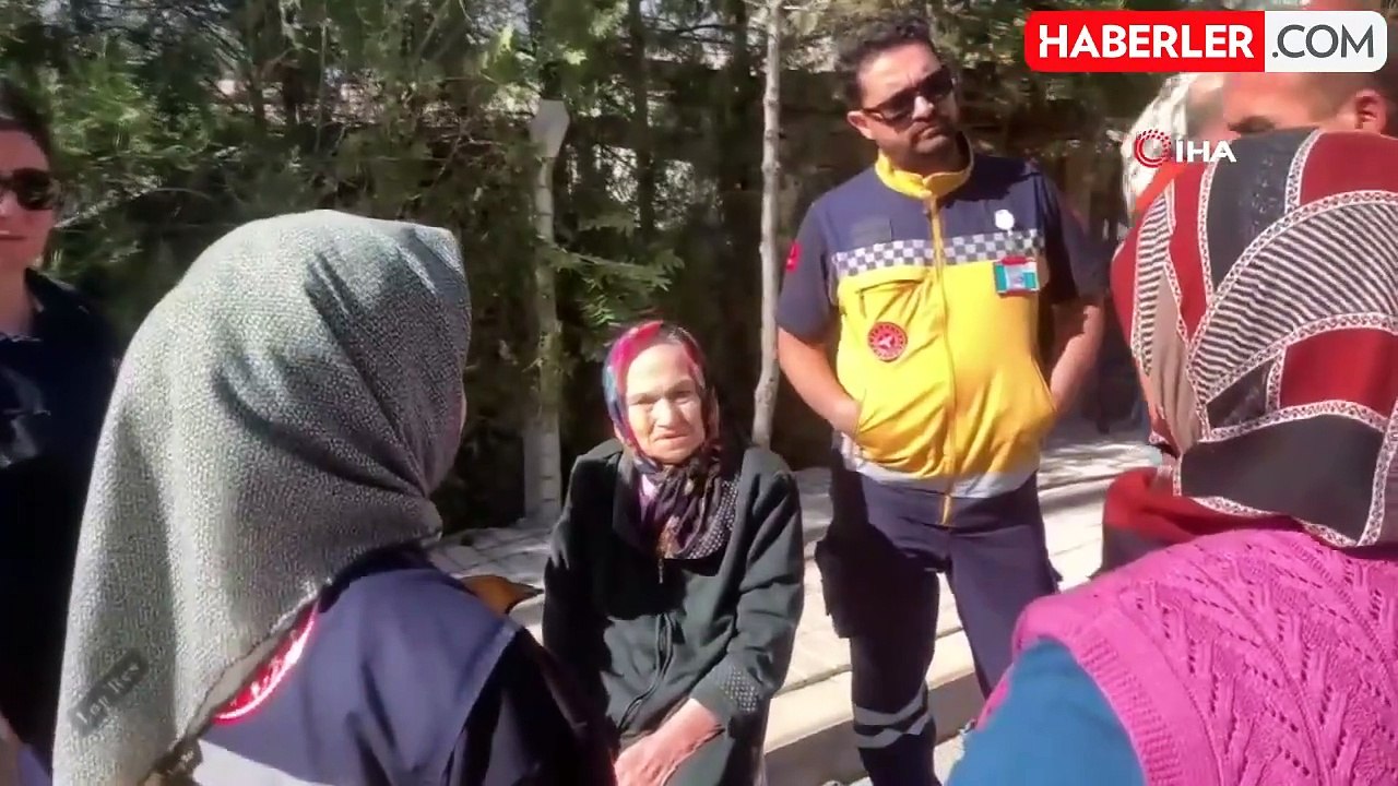 Temel Kazısı Sırasında Duvar Yıkıldı, Yaşlı Kadın Son Anda Kurtarıldı