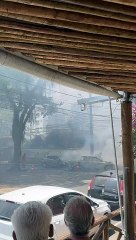 Bombeiros debelam incêndio em carros no bairro da Graça