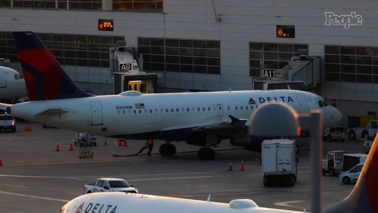 Veteran Allegedly Kicked Off Delta Flight for Wearing T-Shirt Flight Attendant Deemed 'Threatening'