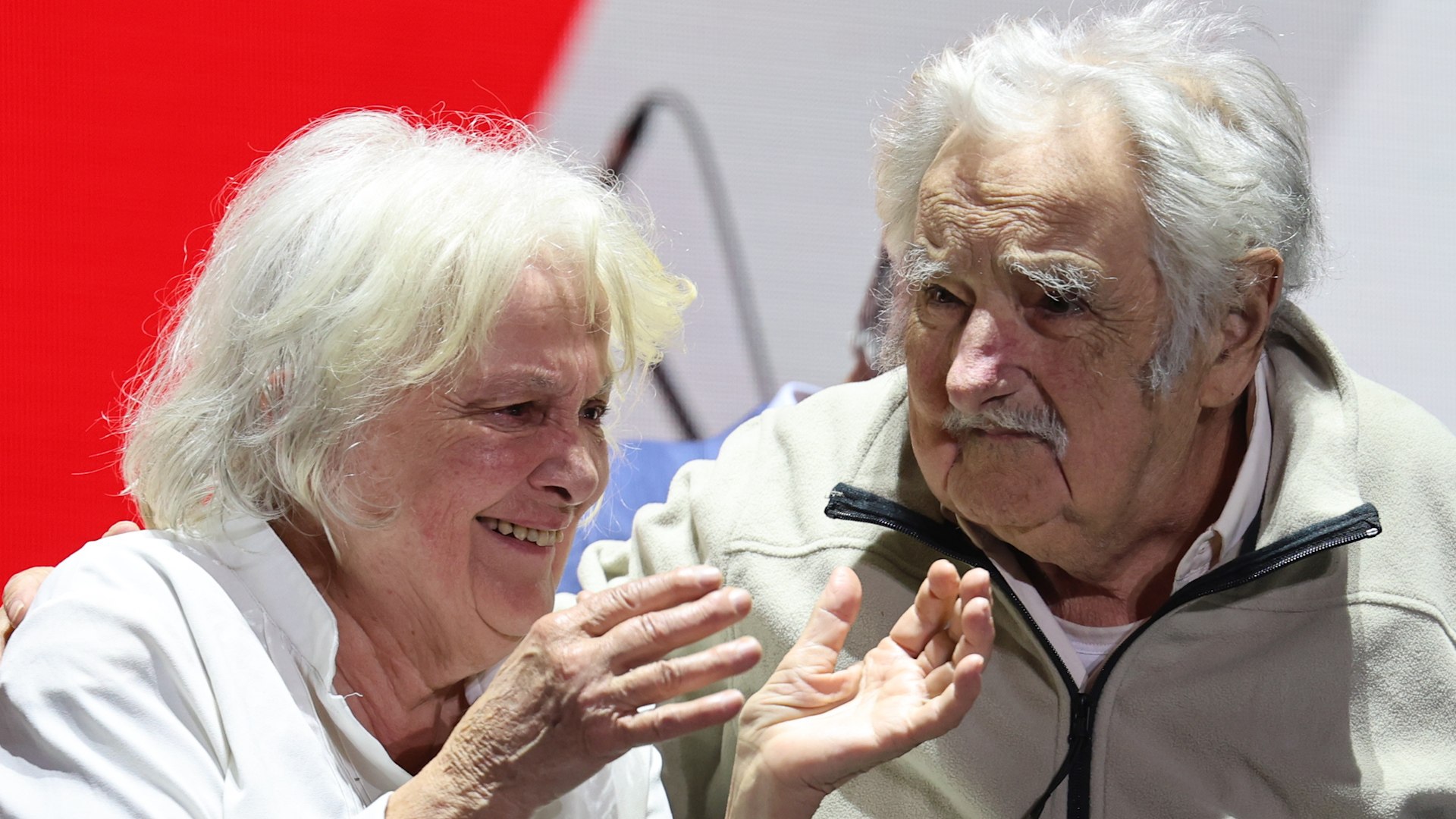 Jos Mujica reaparece en un acto de cierre de campaa: "Soy un anciano a punto de emprender la retirada"