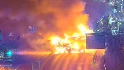 M25 lorry crash causes Dartford gridlock